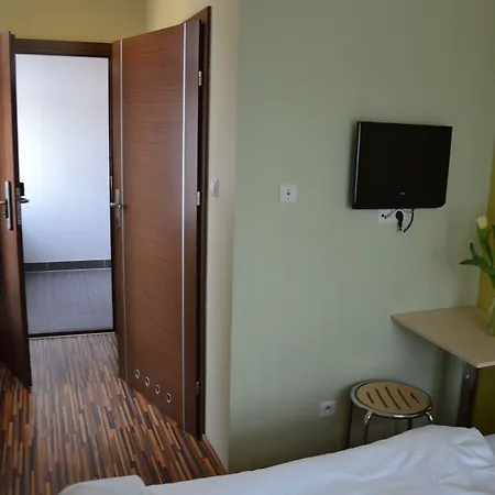 Bed & Breakfast Great Polonia Dwarf Vratislav